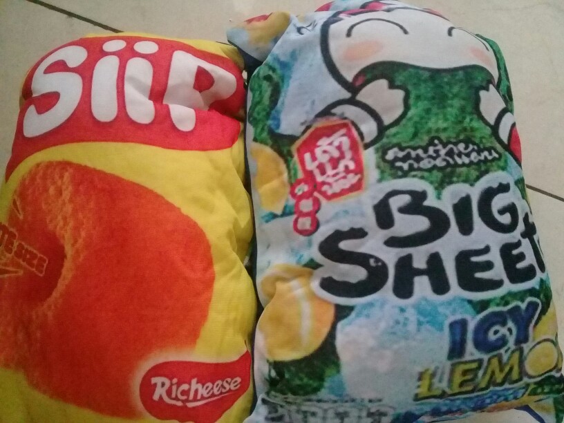 Bantal Snack Uk.30x40cm Motif Big Sheet Bahan Nilex