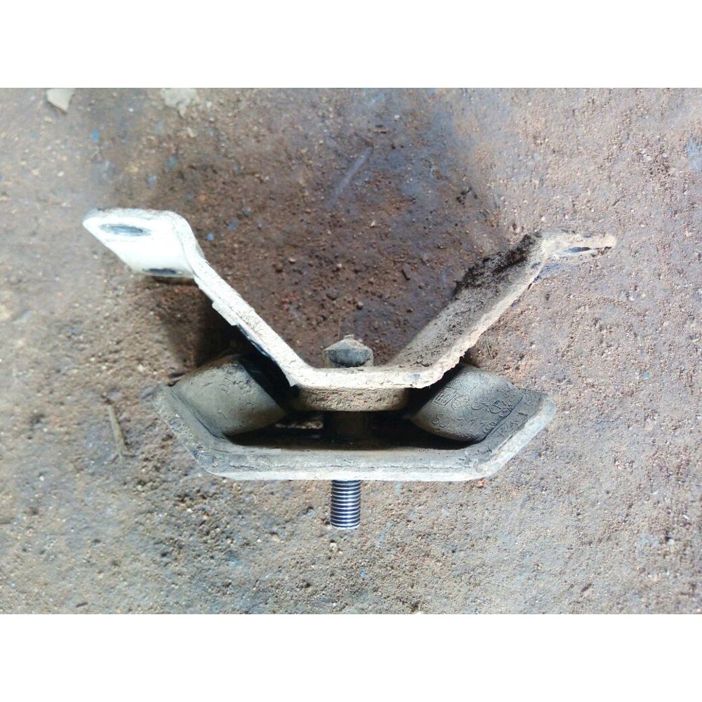 engine mounting 2 suzuki forsa Terlaris