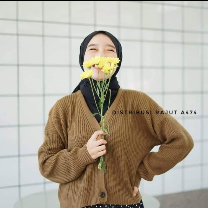 BUTTON CARDY PREMIUM KARDIGAN RAJUT CROP 7 GAUGE ACE LEMBUT DR A474