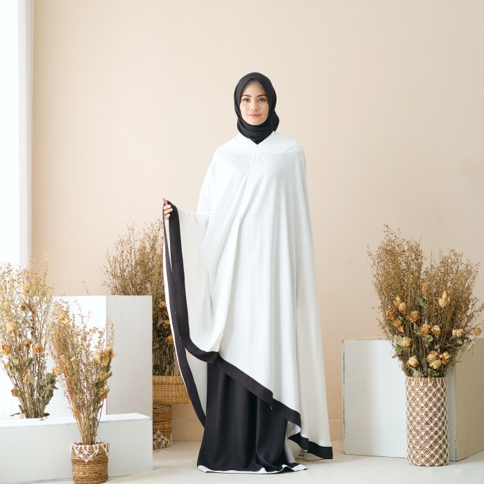 Mukena Zianisa New Salwa Black-White Allsize