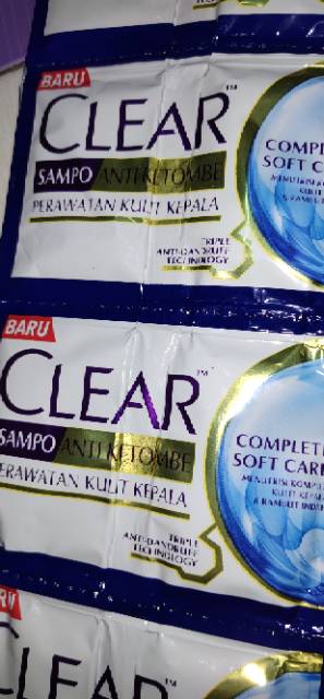 CLEAR SHAMPO ANTI KETOMBE BIRU DAN HIJAU. SATU RENCENG