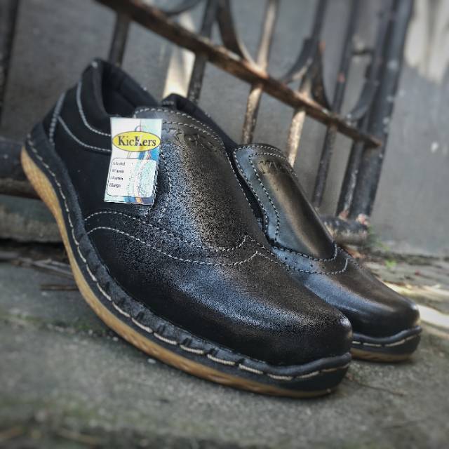 Kickers Sepatu Casual Kasual Kulit Pria Bahan Kulit Asli Slip On Hitam Kode KC.25