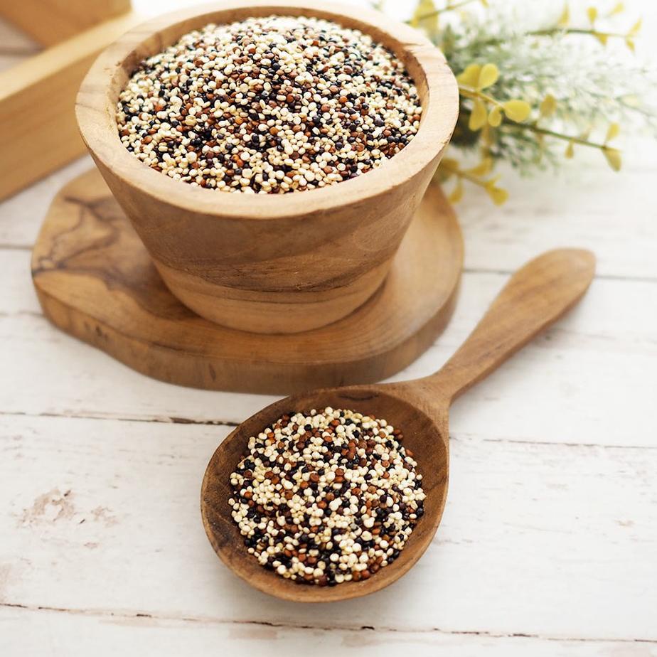 

Diminati--Tricolour Quinoa organik (Quinoa Hitam, Putih, Merah) 1kg