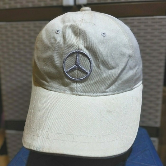 topi pria wanita second mercedes benz putih