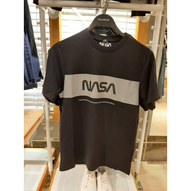 Tshirt NASA Pull&Bear . Jastip