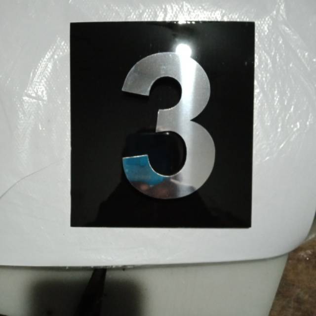nomor rumah stainless huruf dan angka 10cm