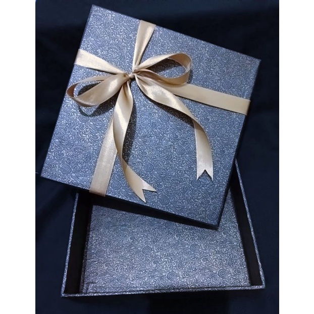 

KOTAK KADO / GIFT BOX / BUNGKUS KADO Ukuran 20x20x5