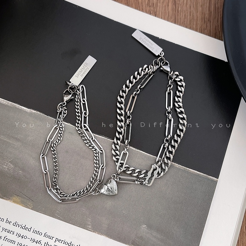 Sepasang Gelang magnet Bahan titanium steel Desain Hati Untuk Aksesoris Tangan