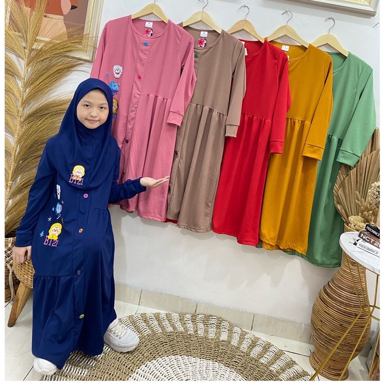(1 set) Gamis + hijab anak perempuan model full kancing motif bordir BT21 bahan voxy merk latin (8-1