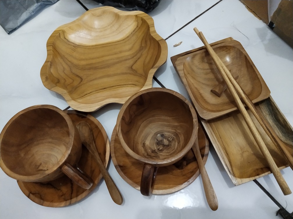 Piring Bunga Kayu Jati 19 Cm