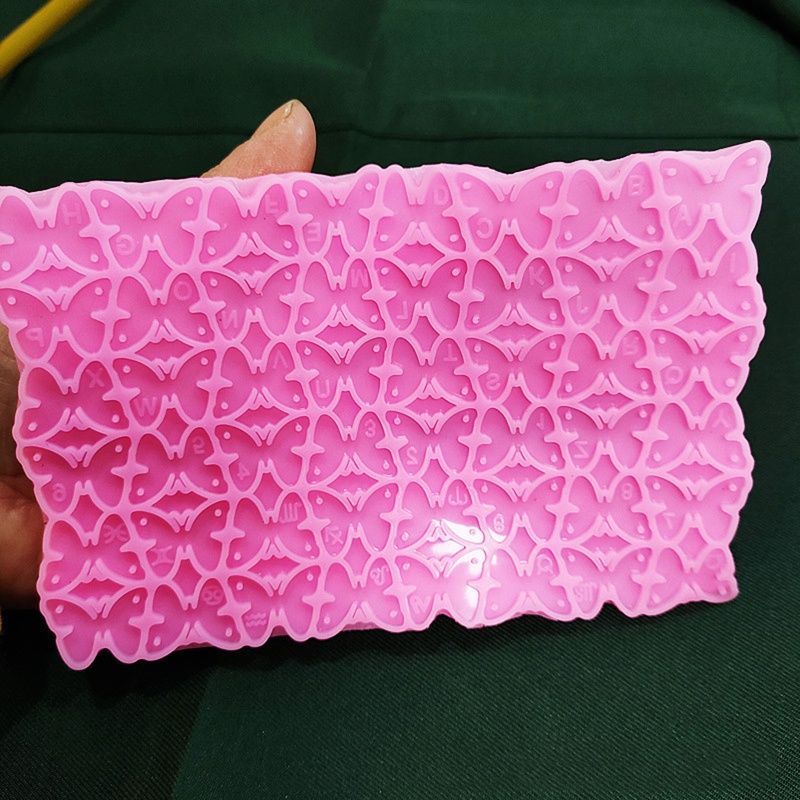Siy Cetakan Resin Epoksi Bentuk Kupu-Kupu / Huruf Dengan Lubang Gantungan Kunci