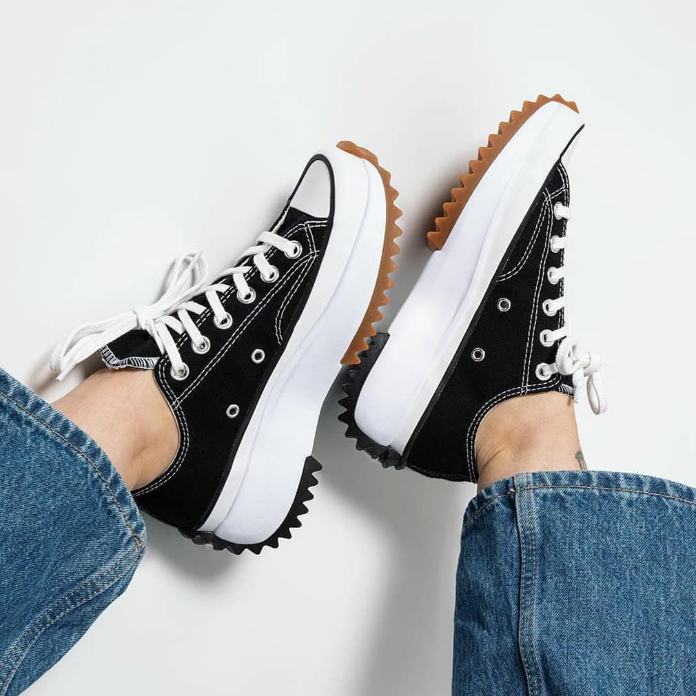 Sepatu Sneakers Wanita CONVERSE Run Star Hike Ox Black White Gum Original 168816C