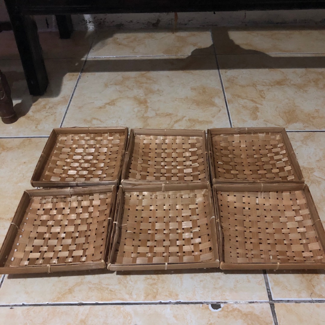 (kot04) Piring Kotak No.4 Natural Ukuran 18 X 18 X 4 Cm