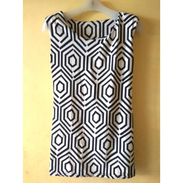 Mini Dress Remaja Hitam Putih