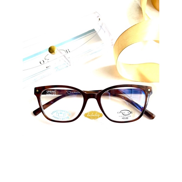 Oscar De La Renta Reading Glass Caramel Torto