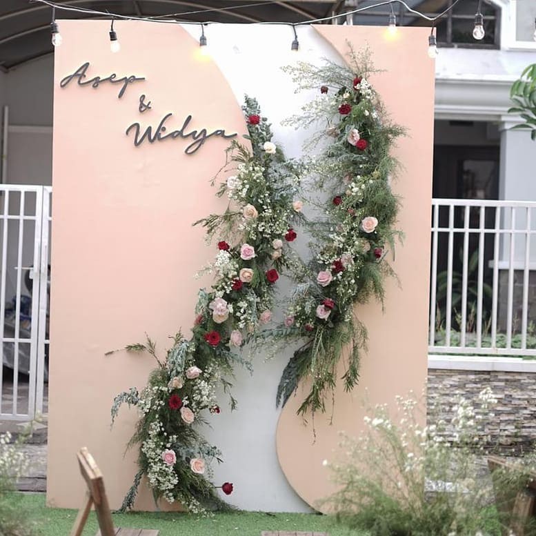 Dekorasi Lamaran, Backdrop Akad, Photobooth murah (WOODEN BACKDROP 2 METER)-SEWA