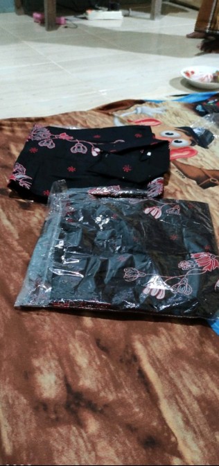 Promo Batik Couple Keluarga Sarimbit Sania Ruffle Batik Ori Ndoro Jowi Motif Sakura Merah