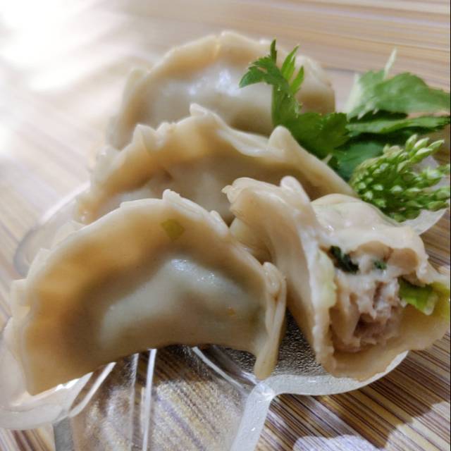 

chicken gyoza / mandoo gyoza