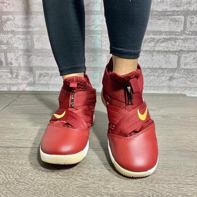 Sepatu Basket Cewek Nike Lebron James 12 Souldier "Maroon" Tikitokok