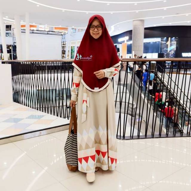 Gamis Triangle Cream by Hasnaliya