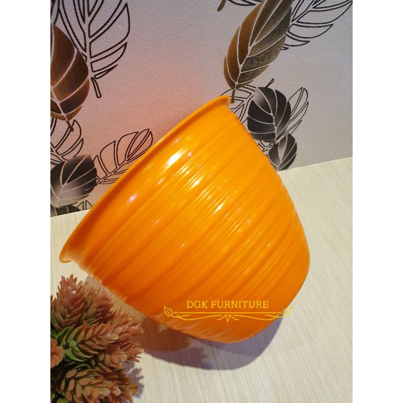 Pot Bunga Tawon Guci Pot Bunga Madu Orange Murah Plastik Diameter 22 cm