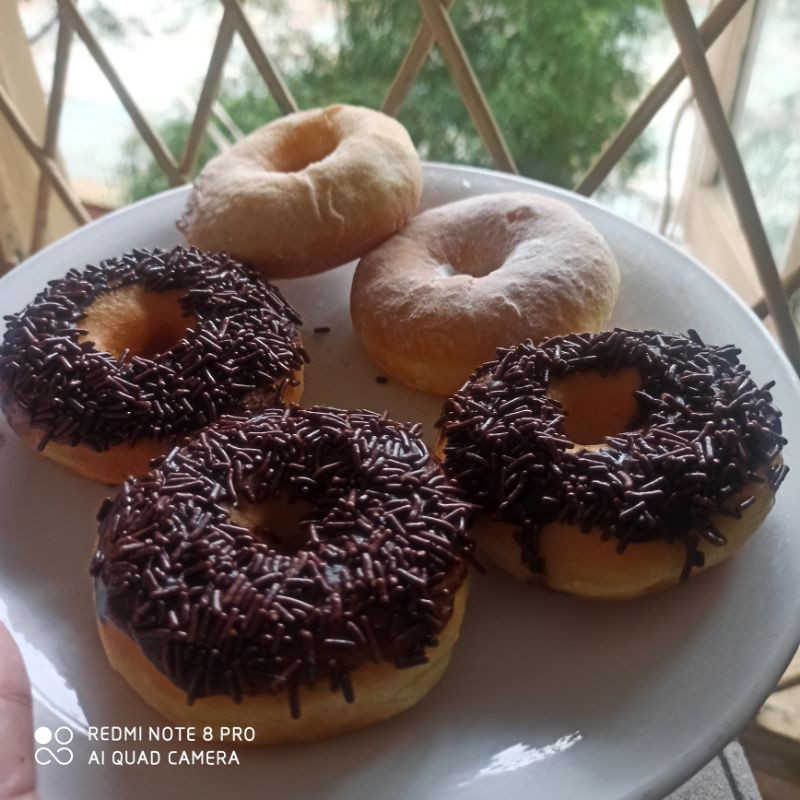 

DONAT KAMPUNG