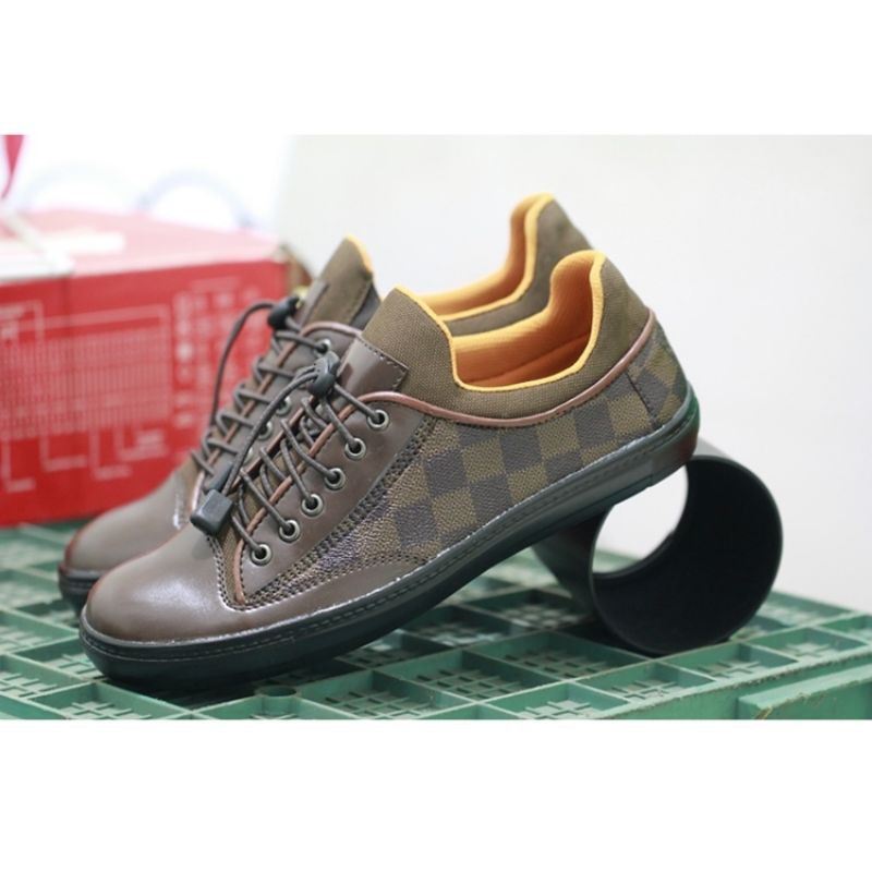 SEPATU CASUAL KICKERS SLIP ON TALI / SEPATU PRIA