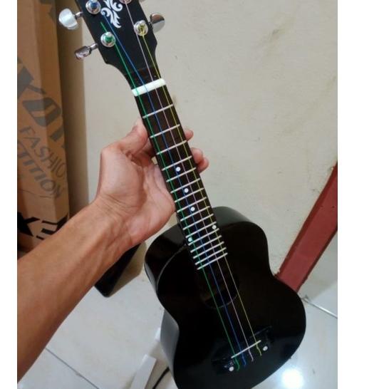 Ukulele murah senar3 dan senar 4/ukulele senar 4 dan senar3/kentrung murah Bonus pick ,,
