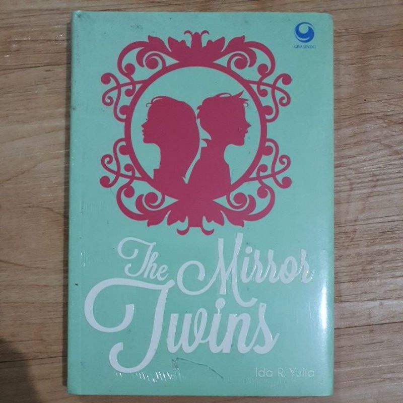Jual Buku Novel The Mirror Twins Shopee Indonesia