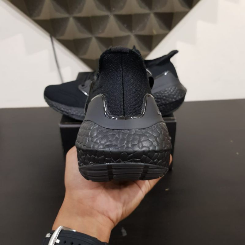 triple black ultra boost womens