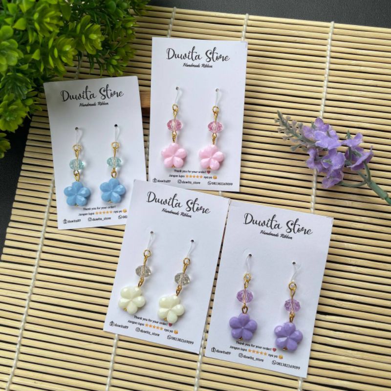 HANDMADE ANTING DEWASA KAITAN PLASTIK MOTIF SAKURA GOLD