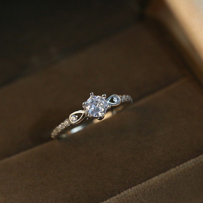 Cincin Berlian Kubik Zirkonia Bahan 925 Silver Untuk Wanita