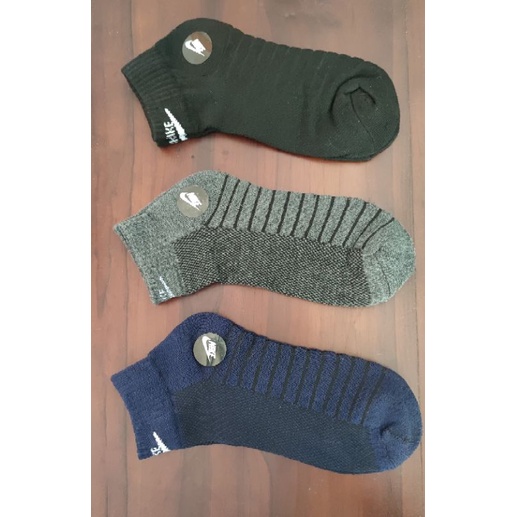 Kaos Kaki Olahraga Pria | Man Men Sock socks sport sports | Badminton,  Bulutangkis, Tennis, Tenis, 