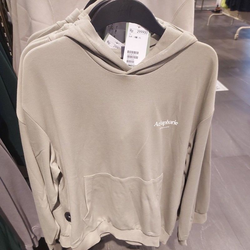 NEW H&M MAN HOODIE (RELAXED FIT)