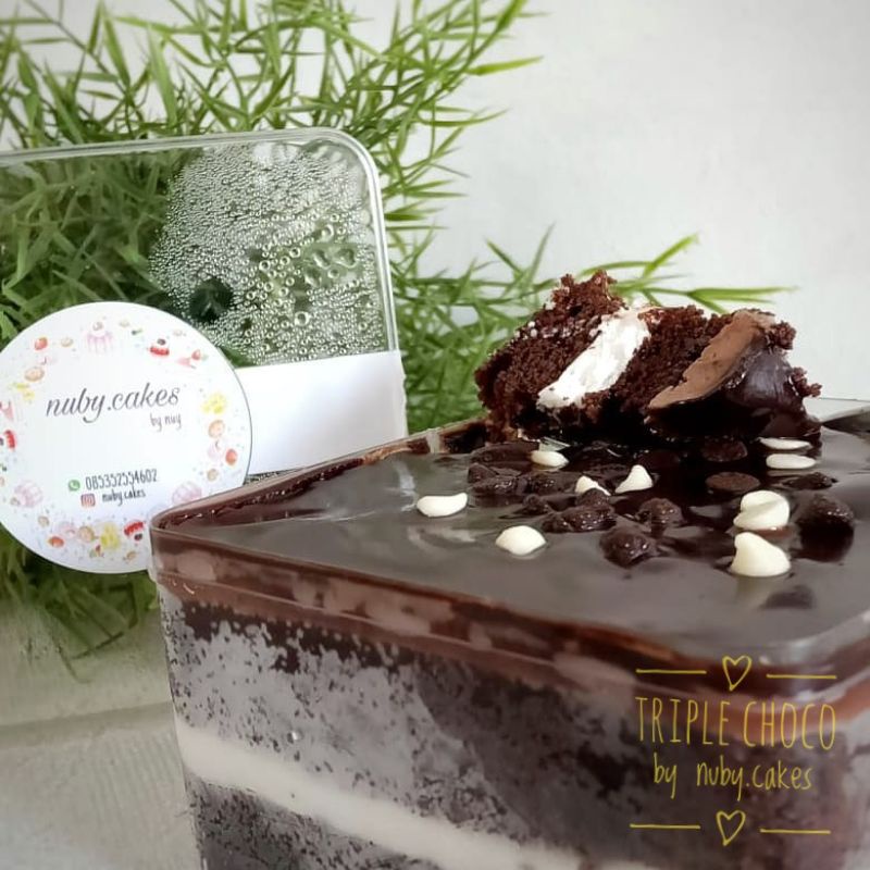 

Triple Choco Dessert Box