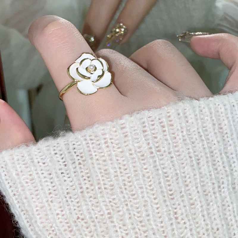 Cincin Model Terbuka Desain Bunga Camellia Warna Putih Gaya Korea Untuk Wanita