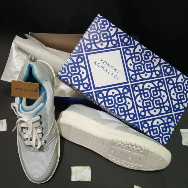 Sepatu Sneaker Kets Yongki Komaladi