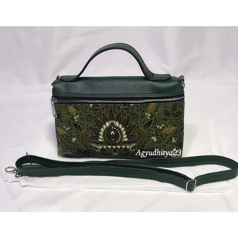 Tas Batik Persit (Pouch Batik Persit)