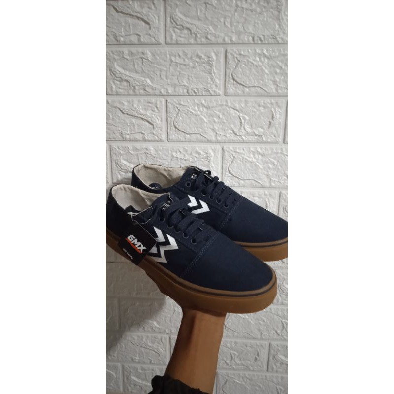 sepatu pria GMX GeofMax warna black gold size 41