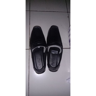 Sepatu loafers Dr.Kevin