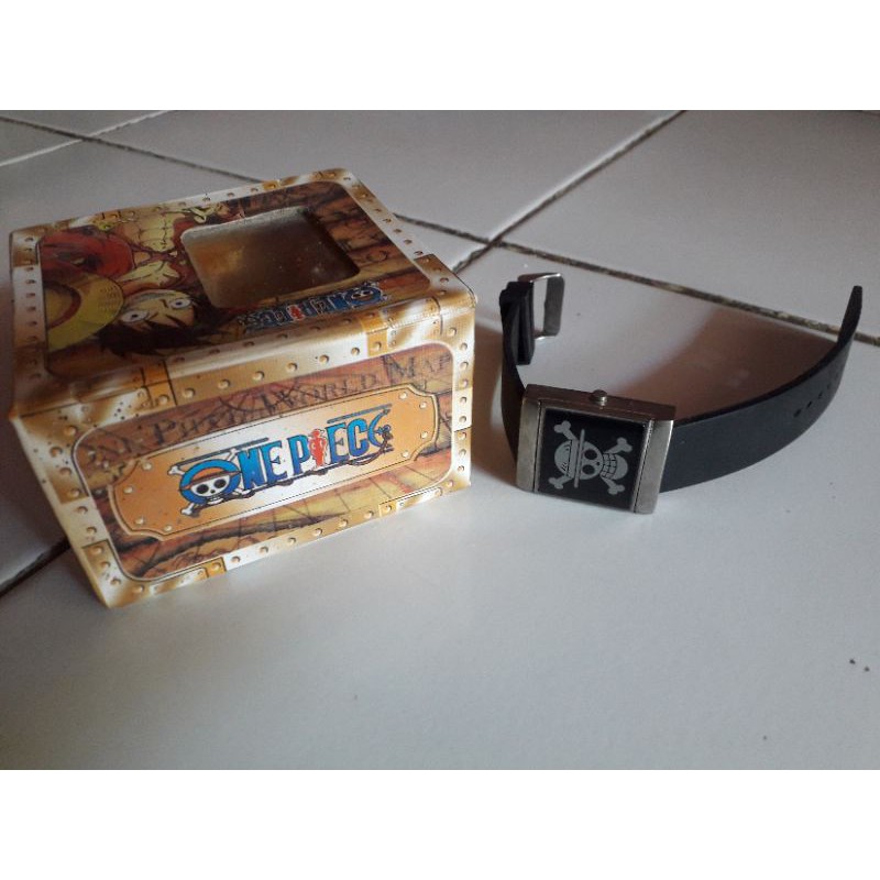 jam tangan one piece/jam anime