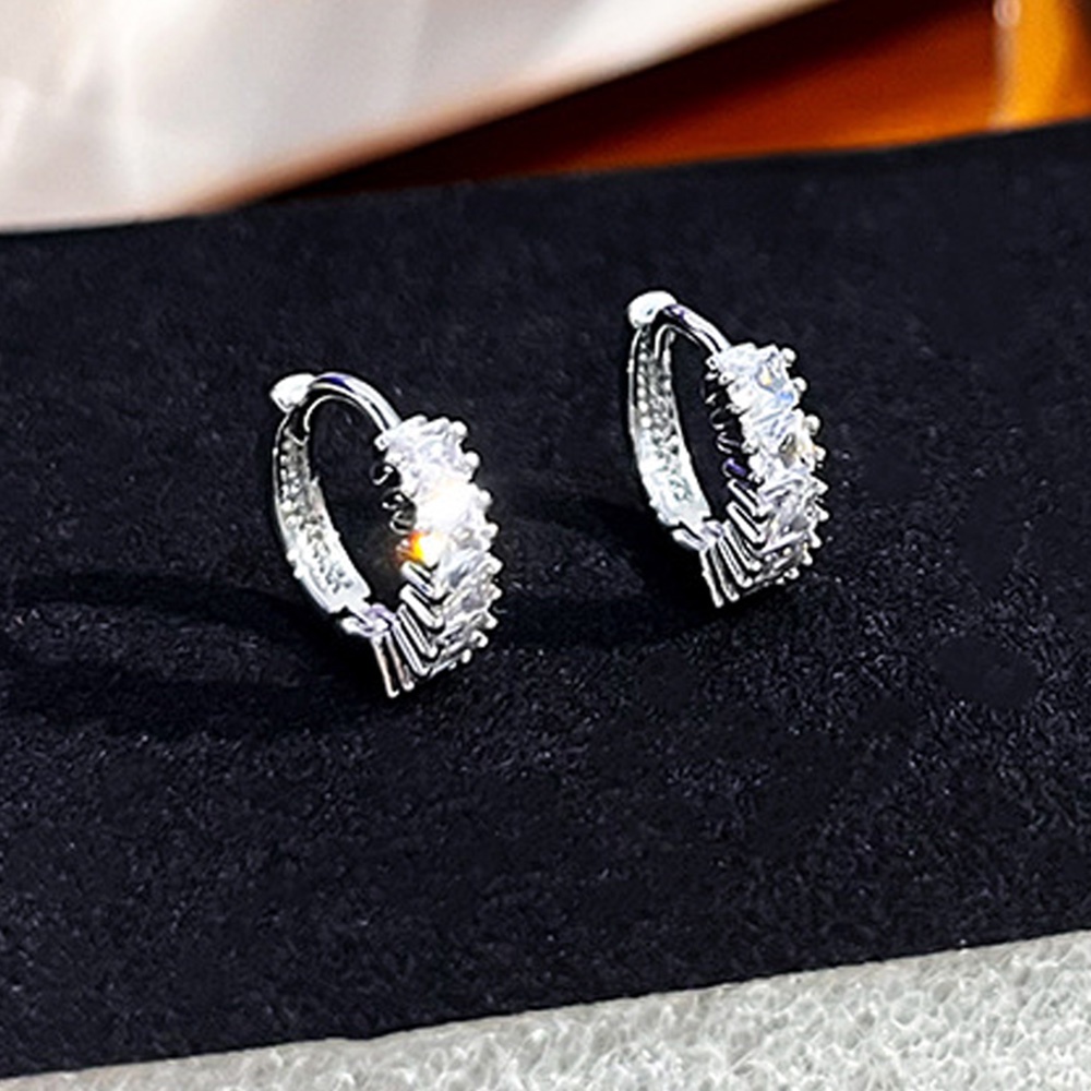 Anting Hoop Bentuk Lingkaran Geometris Bahan Zirkon Warna Silver Untuk Wanita