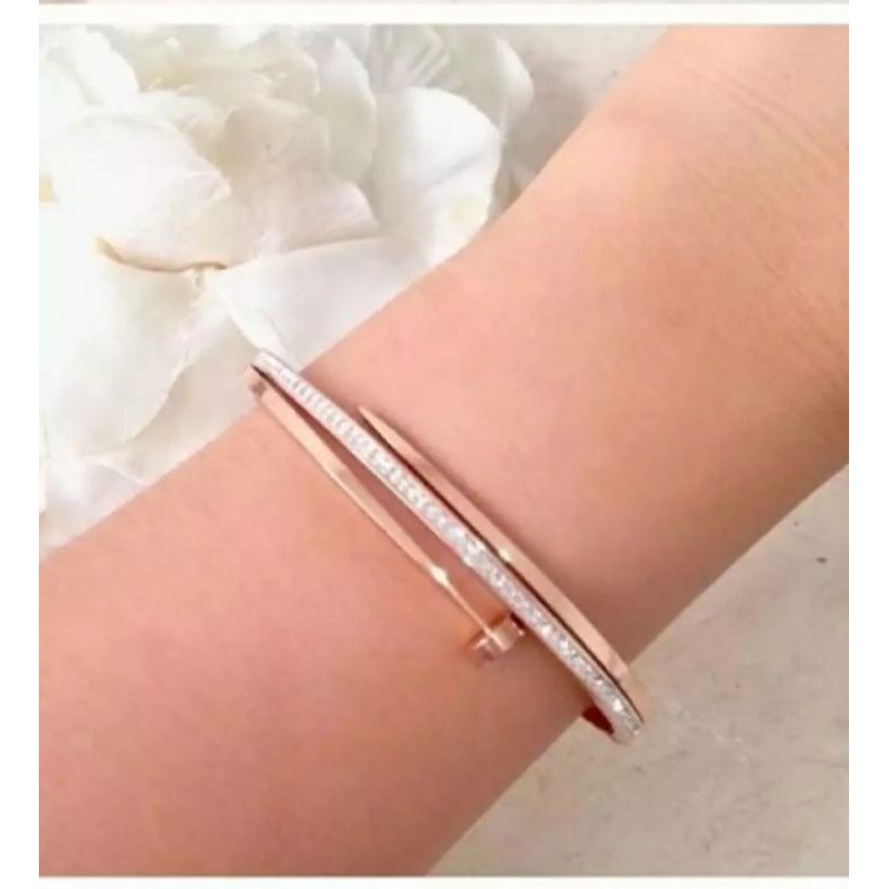 Gelang titanium wanita model paku original