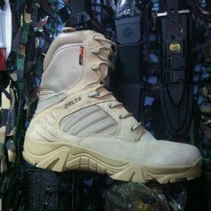 Sepatu Delta import 8'