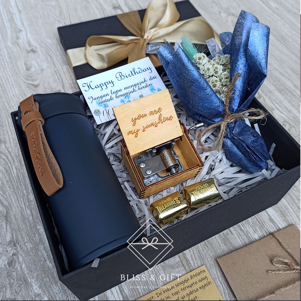 

Blissbox Blue Rythm (Hampers/Gift Box /Kado UlTah/Kado Wisuda/Kado Anniversary/Souvenir)