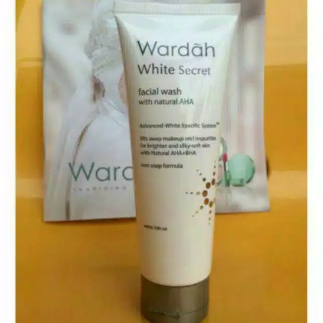 Wardah Crystal Secret Foaming Cleanser / Wardah White Secret Facial Wash with AHA 100ml (100% Original)