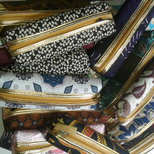 

Tempatpensil batik
