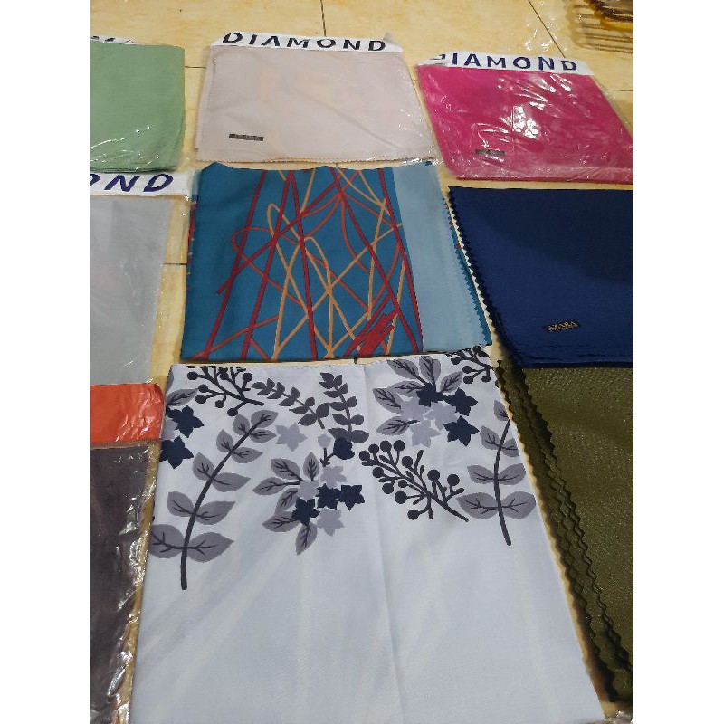 toko murah medan -hijab segi empat./motip bunga /motip polos