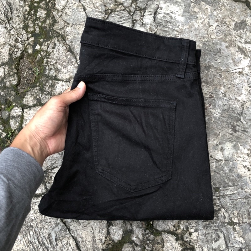 celana uniqlo size 34 skinny-pria/cowok-second original