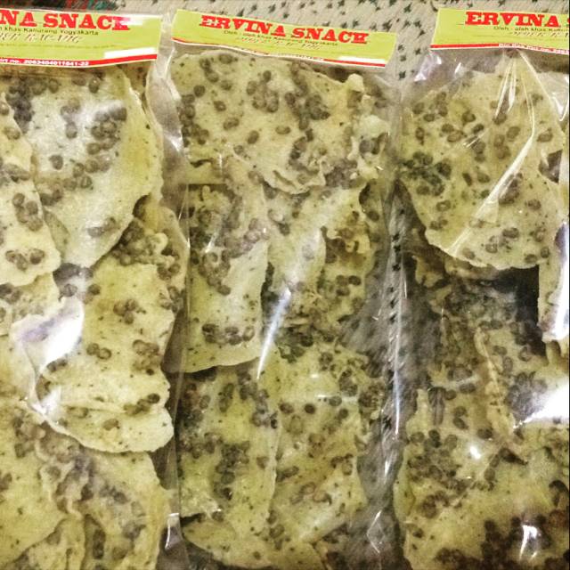 

Peyek Kacang tanah, Ijo dan kacang Tolo Homemade Ervina Snack